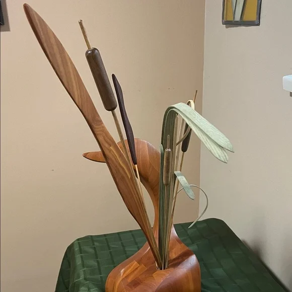 Vintage  Wooden Swan Sculpture with Natural Tones - Picture 3 of 15